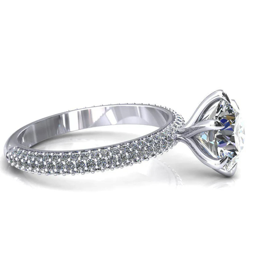 Elegant Six Claws Ring with Sparkling Stone